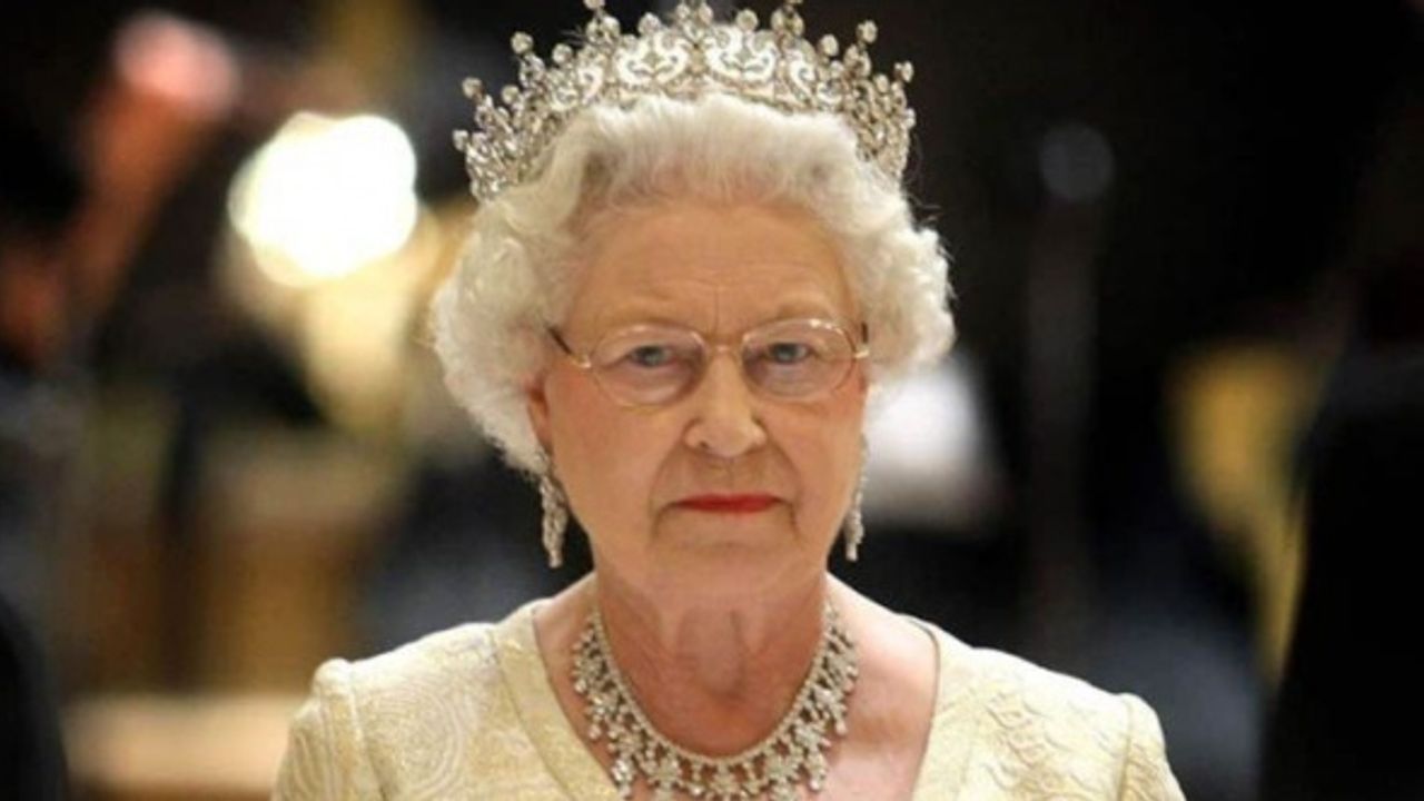 İngiltere Kraliçesi İkinci Elizabeth'in kalesinde silahlı bir şahıs tutuklandı