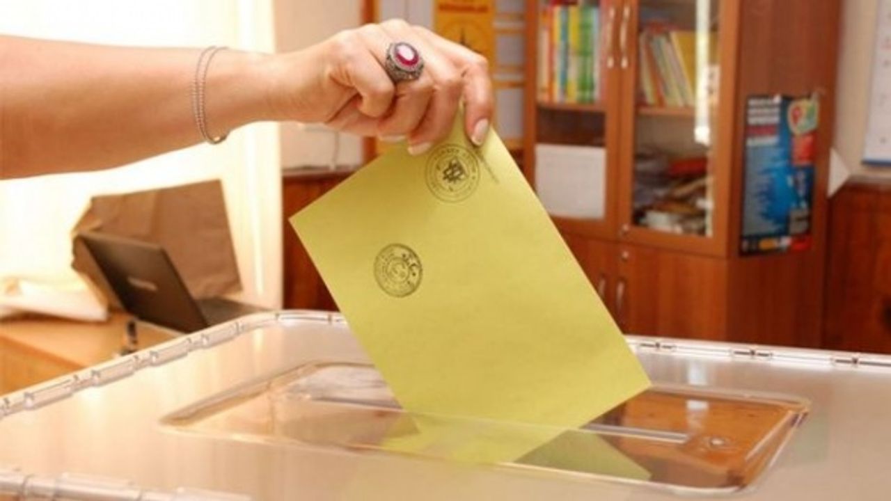 “Erken seçim yok” söylemine karşın, Ankara kulislerinde “Baskın seçim hazırlığı mı?”