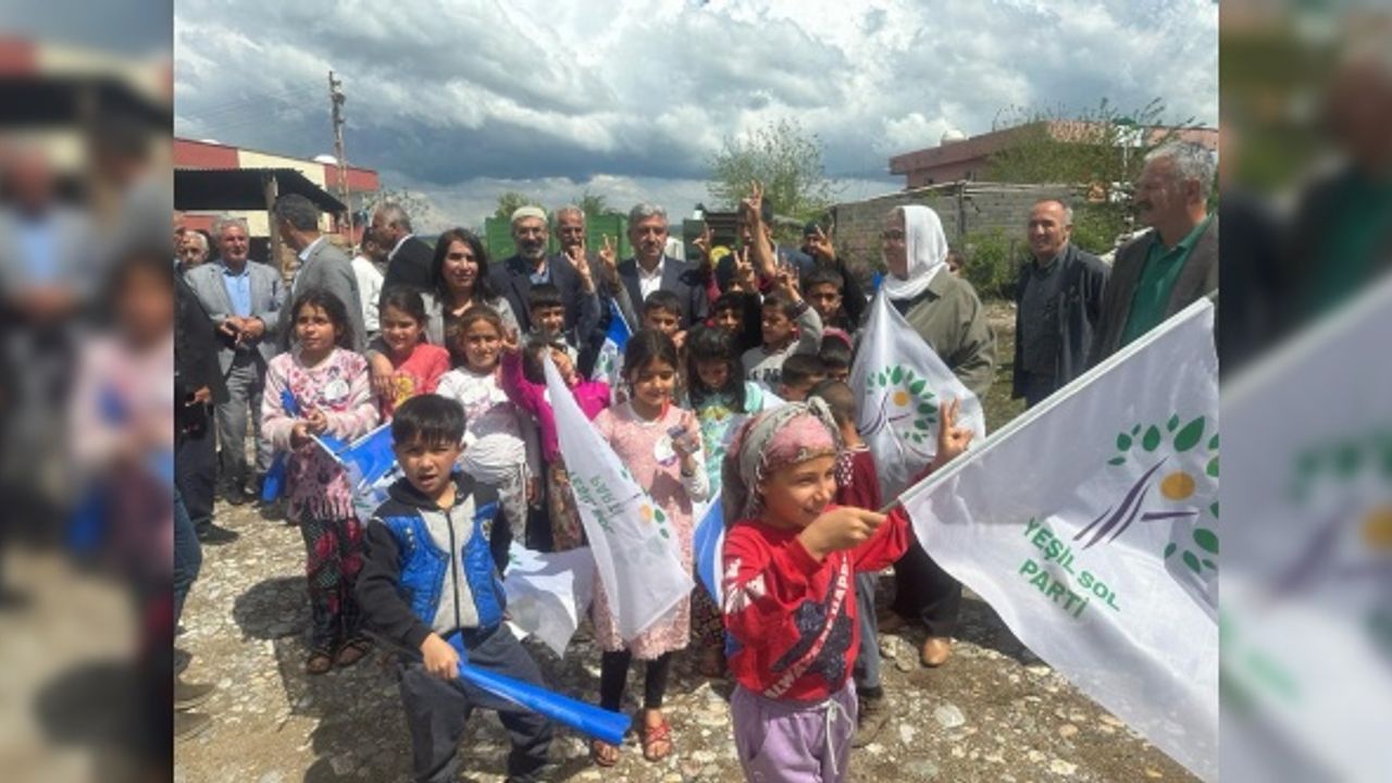 Kozluk köy ziyaretleri: Hedefimiz belli, bir oy Yeşil Sol’a, bir oy Kılıçdaroğlu’na