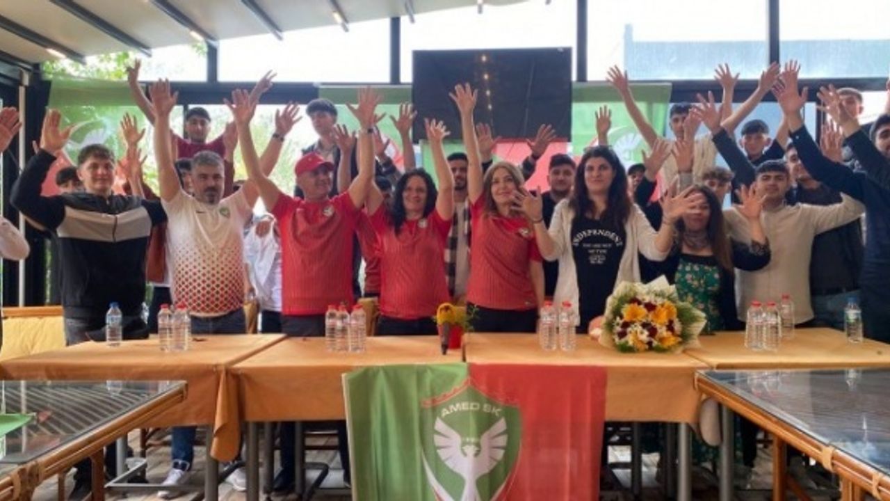Yeşil Sol Parti milletvekili adayları Amedspor Taraftarlar Derneği’ne ziyaret