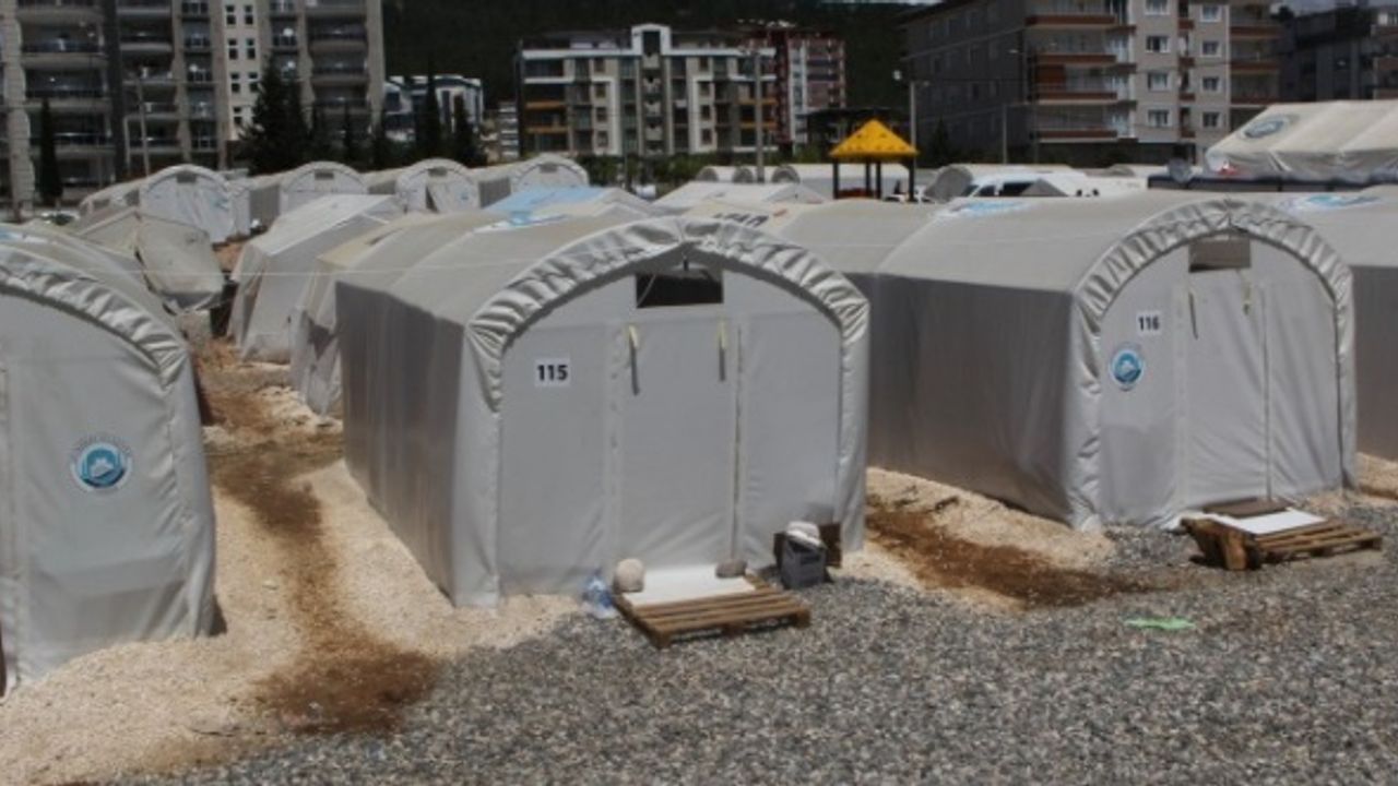 Barınma sorunu yaşayan depremzedelerden konteyner talebi