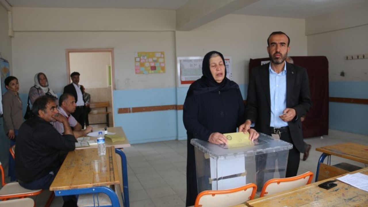 Emine Şenyaşar oy kullandı: Değişim olacak