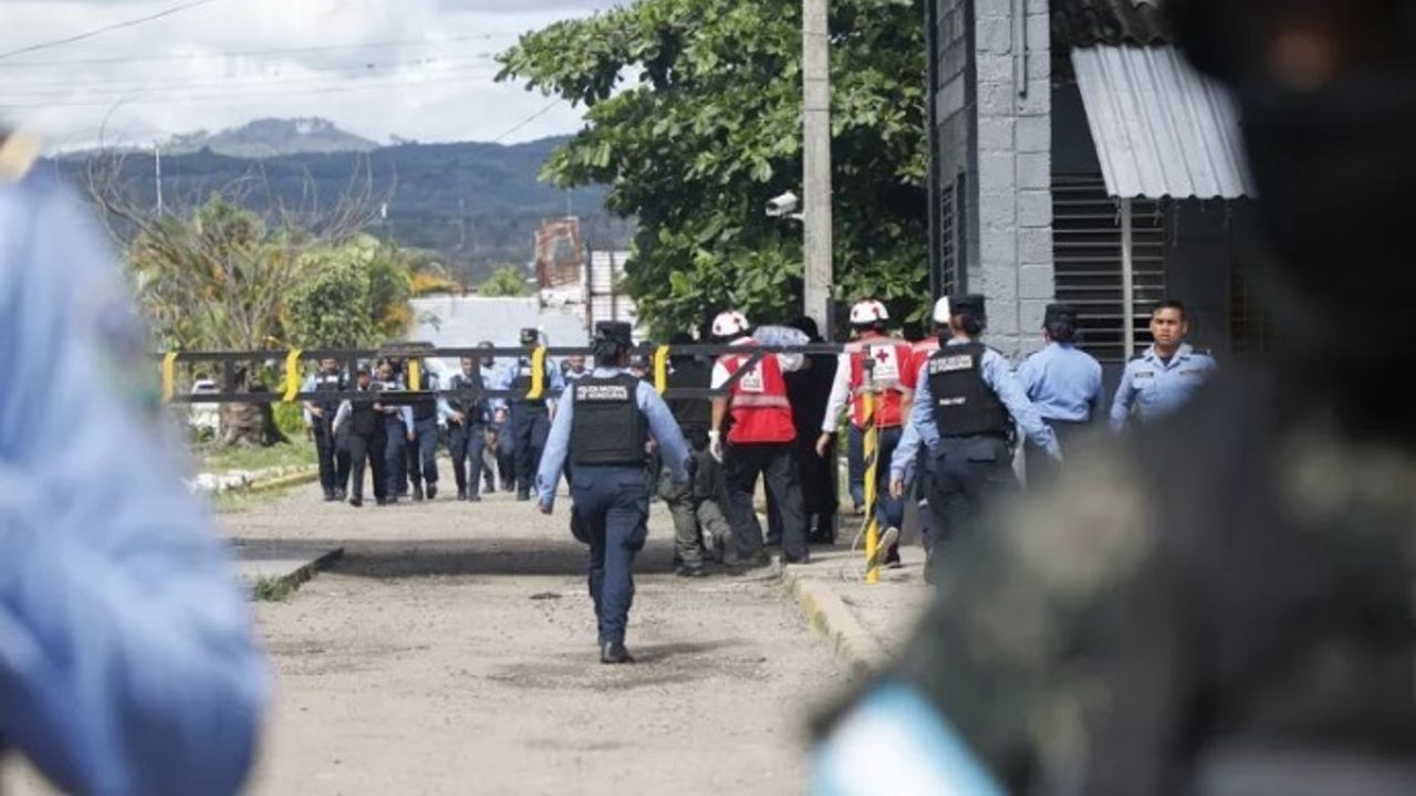 Honduras'ta sokağa çıkma yasağı
