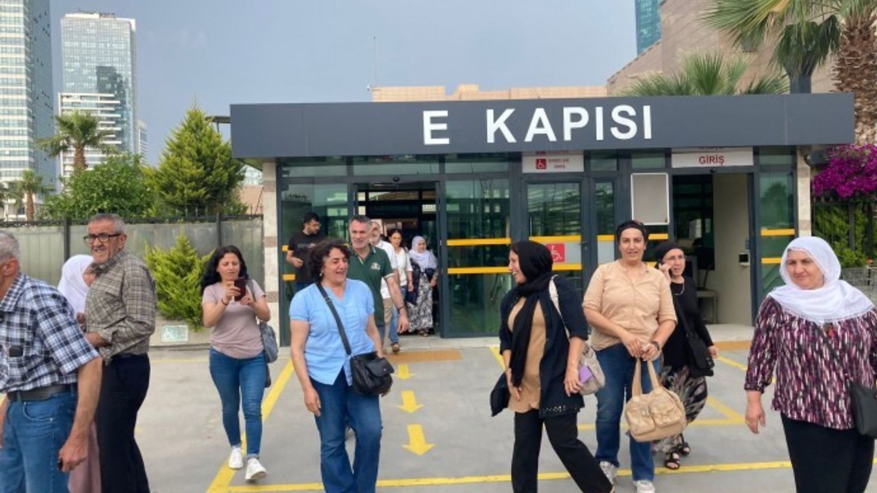 İzmir’de 5 kadın tahliye edildi
