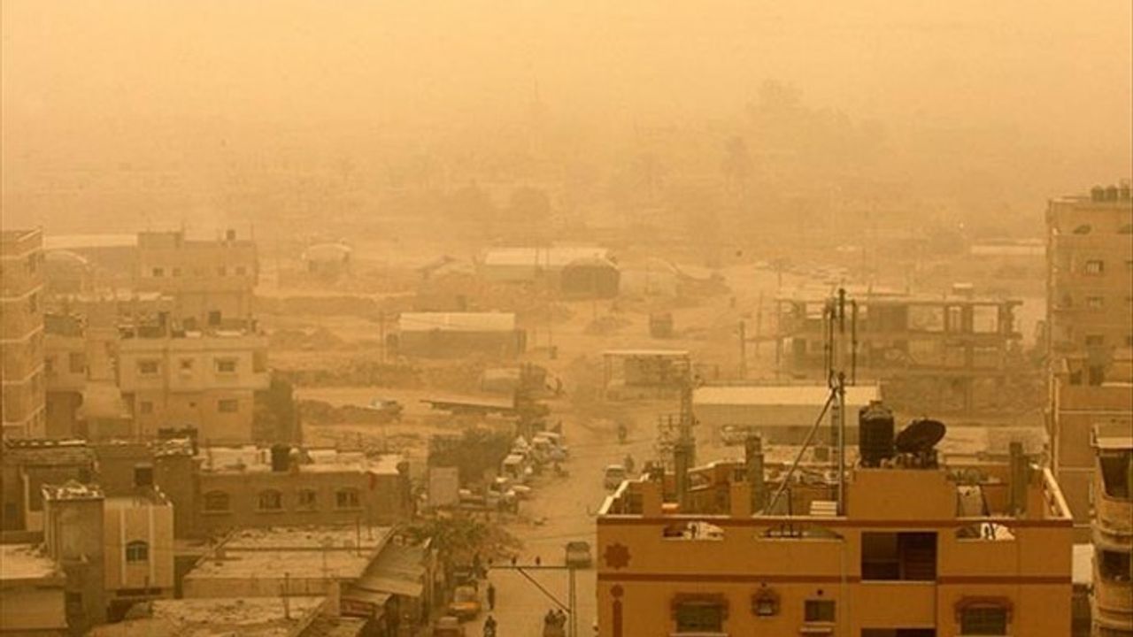 İran’da toz fırtınası. Bin 191 kişi hastaneye kaldırıldı