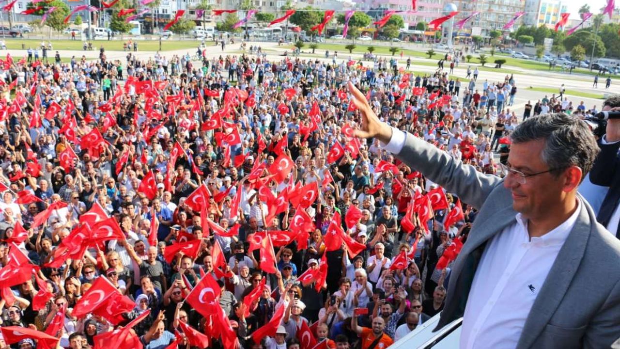 CHP Grup Başkanı Özgür Özel:  Öfke büyük, devrim şart!