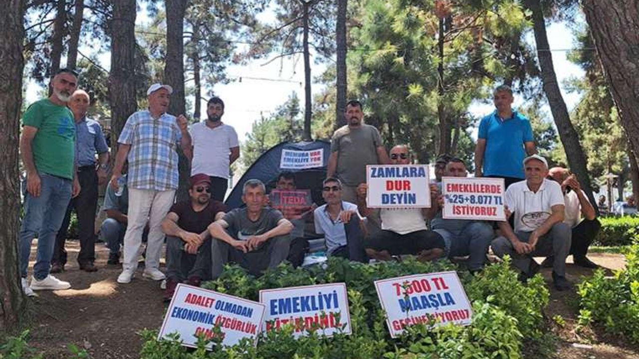 Ankara'ya yürümeleri engellendi: Emekliler oturma eylemi başlattı
