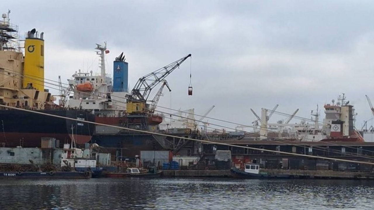 Tuzla'da gemi atık deposunda patlama: 1 işçi öldü