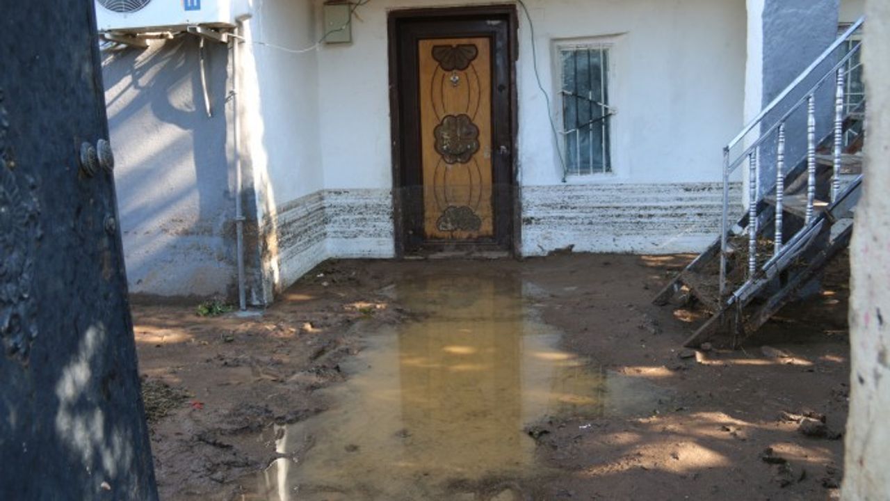 Sel sularının vurduğu mahalle sakinleri dayanışma bekliyor