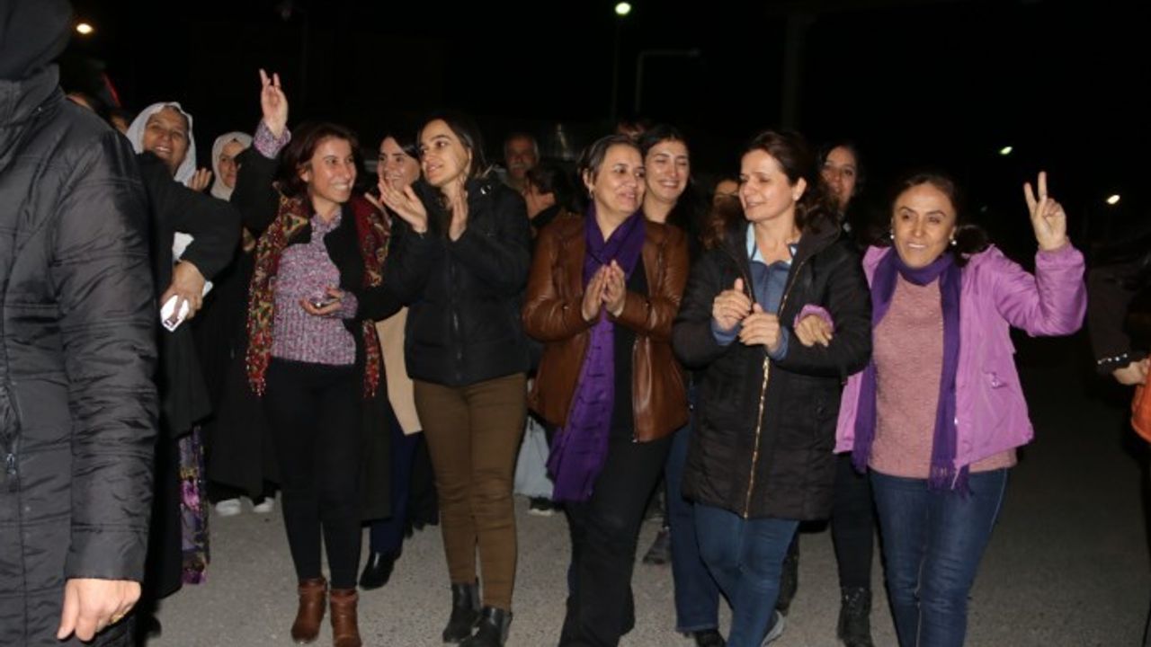 Şirnex’te gözaltına alınan 3 gazeteci ve 18 kadın serbest