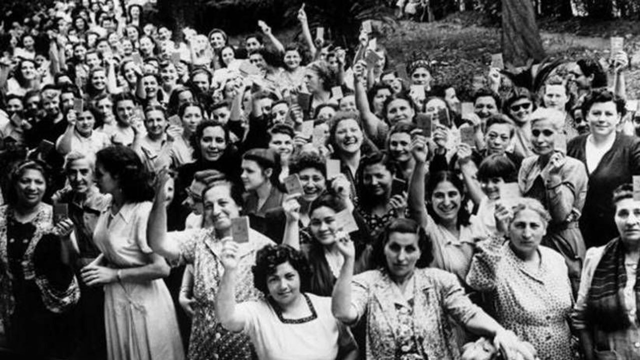 5 Aralık 1935: Kadınlar seçme ve seçilme hakkını elde etti