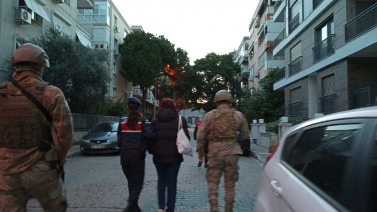 İzmir'de ev baskınları: 5 gözaltı