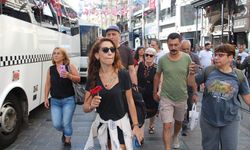 Cumartesi Anneleri Galatasaray Meydanı’na karanfil bıraktı