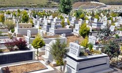 Birçok kentte mezarlık ziyaretleri