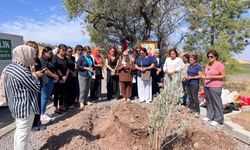 Amed İş Kadınlarından Narin'in Mezarı Ziyareti