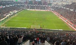 Amedspor, Ankaragücü'nü 90+6'da “Kîne em Kurd in, em”le uğurladı