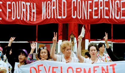 30 Ağustos 1995: On binlerce kadın Dünya Kadın Konferansı için buluştu