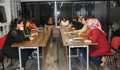 İstanbul'da, Kadınlar 3’üncü Yol çizgisini tartıştılar