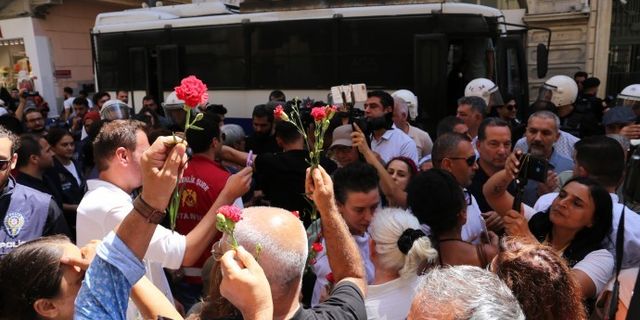 Cumartesi Anneleri ile baro başkanları polis ablukasında