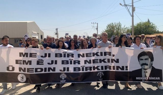 Mehmet Sincar anıldı: Yüzlerce kişi mezarlığa yürüdü