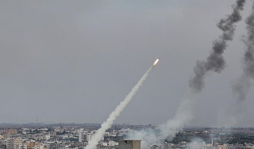 Savaş başladı! İran'dan İsrail'e saldırı